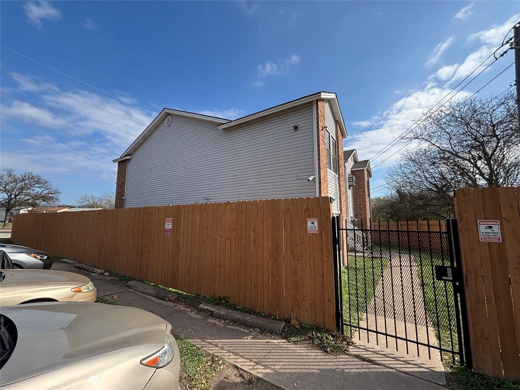 2405 W Slaughter Ln - Photo 12