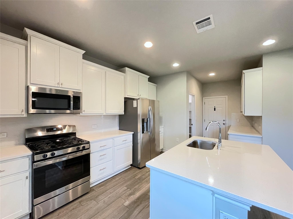1602 Jacey Way - Photo 5