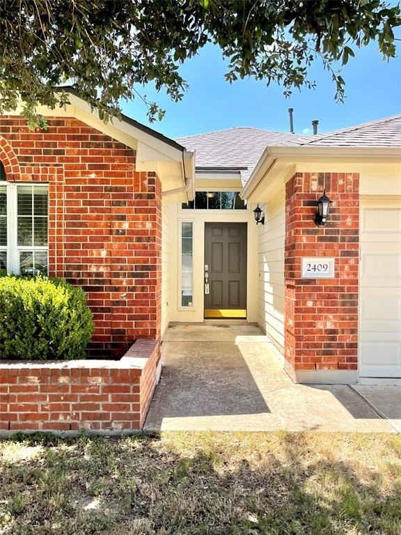 2409 Romeo Dr - Photo 1