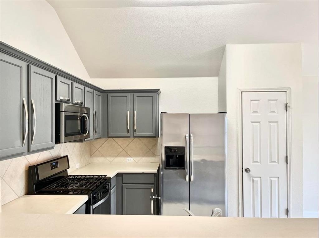 2409 Romeo Dr - Photo 3