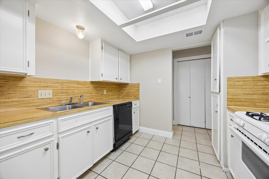 8329 Fathom Cir - Photo 11