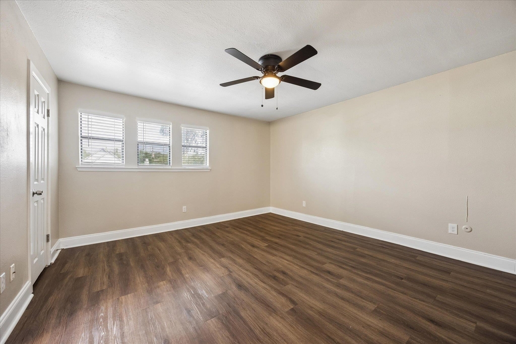 8329 Fathom Cir - Photo 14