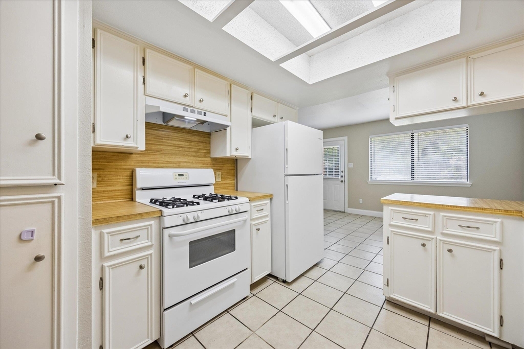 8329 Fathom Cir - Photo 12