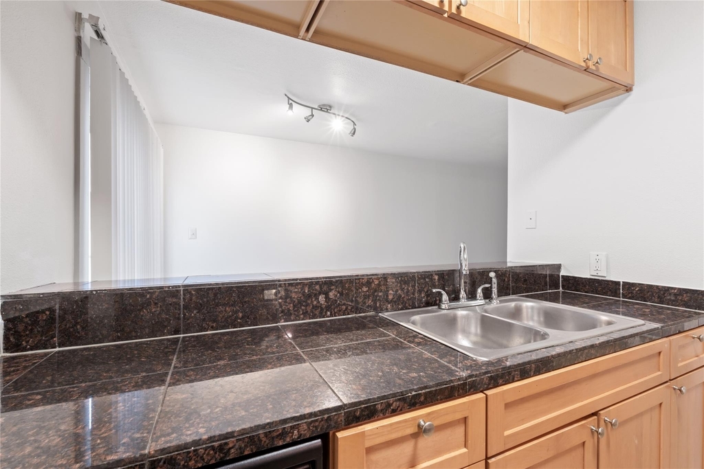 1301 W Ben White Blvd - Photo 8