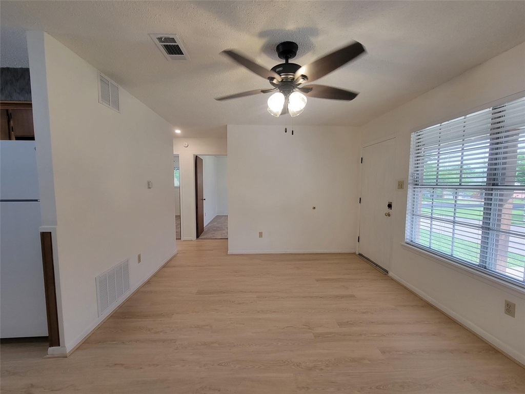 5806 Nassau Dr - Photo 8