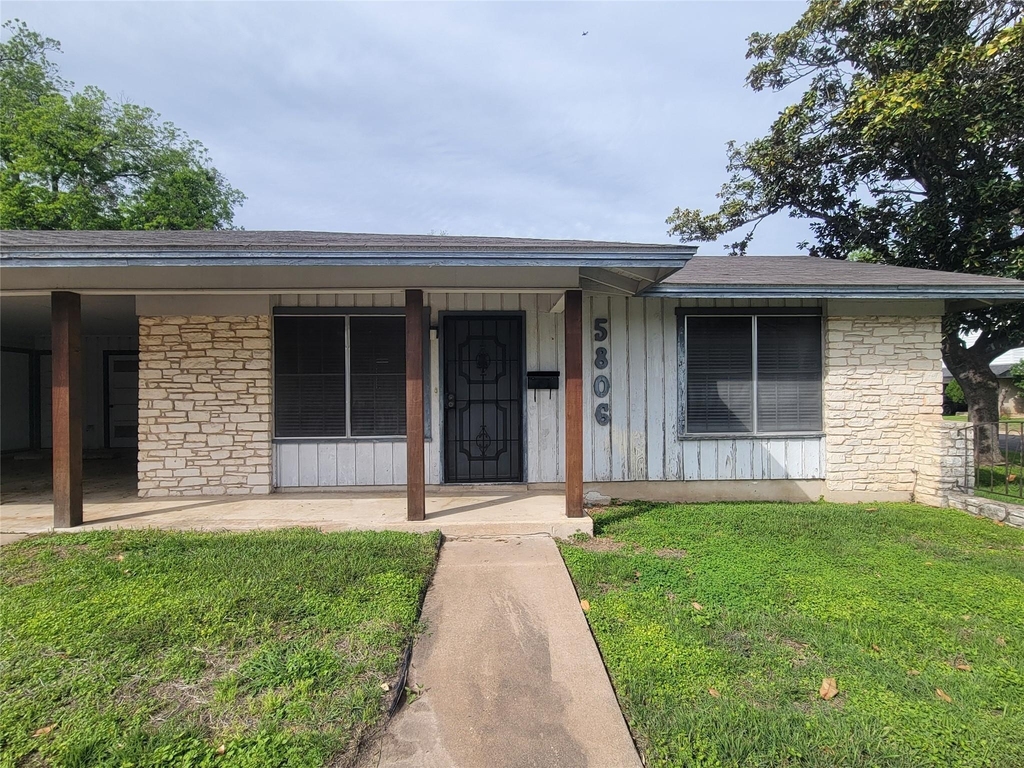 5806 Nassau Dr - Photo 0