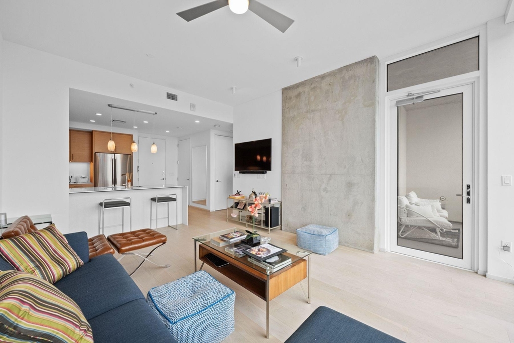 301 West Ave - Photo 5