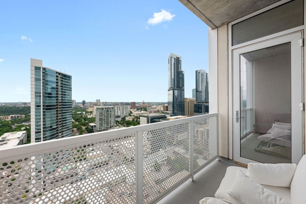 301 West Ave - Photo 14