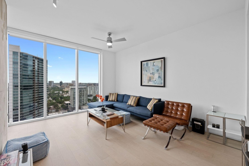 301 West Ave - Photo 3