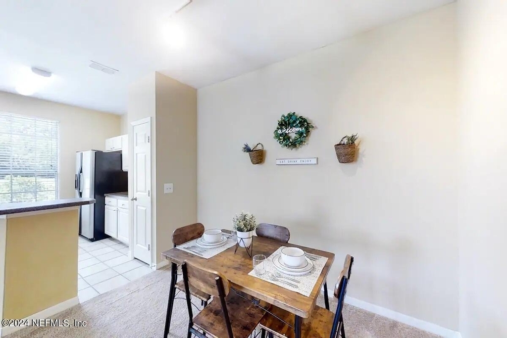 13703 Richmond Park Drive N - Photo 8