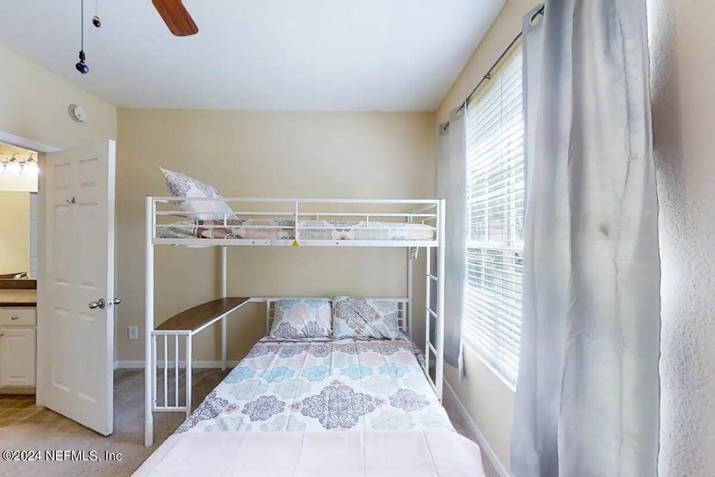 13703 Richmond Park Drive N - Photo 1