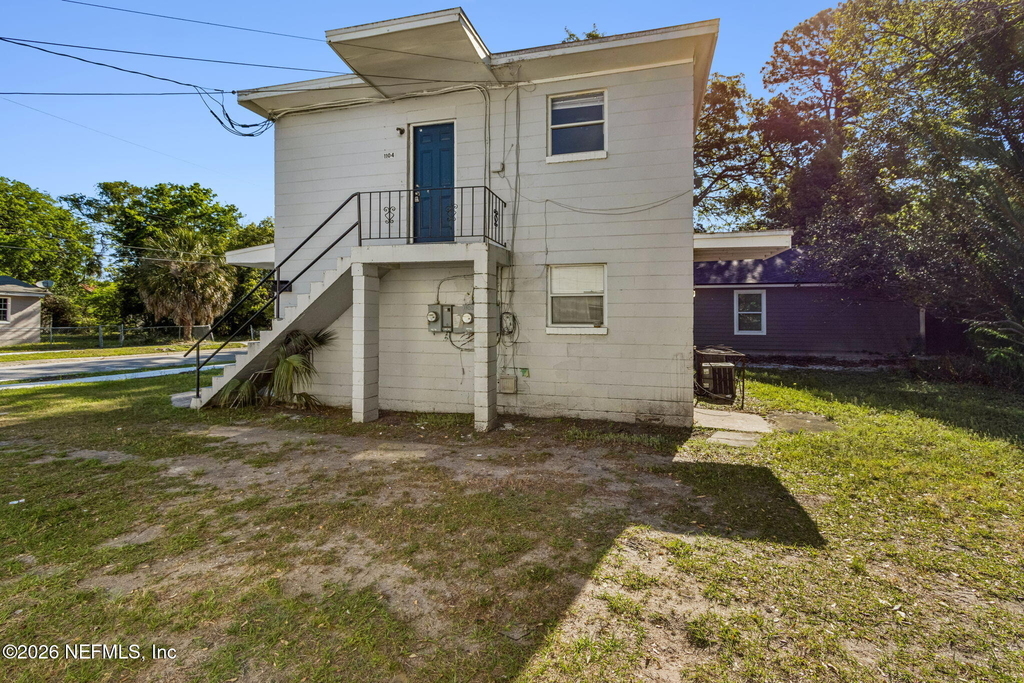 1104 W 29th Street - Photo 3