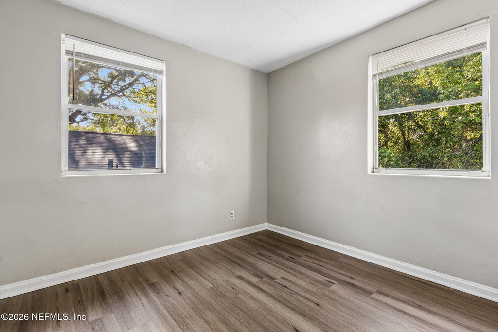 1104 W 29th Street - Photo 16