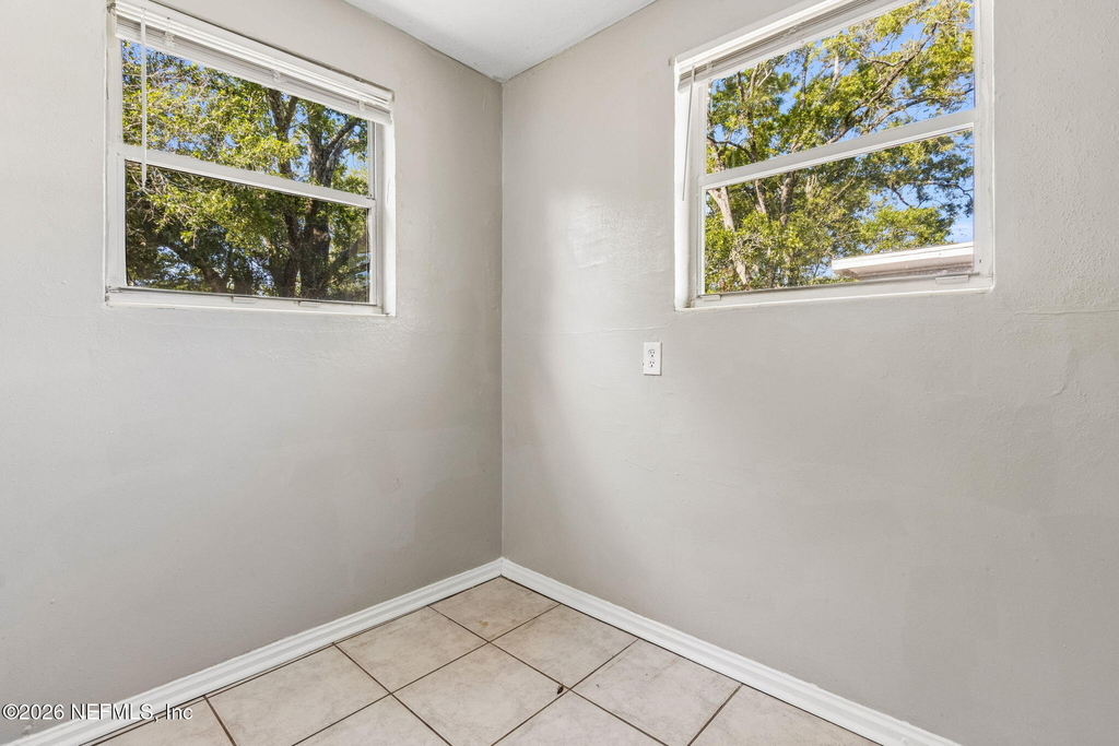 1104 W 29th Street - Photo 12