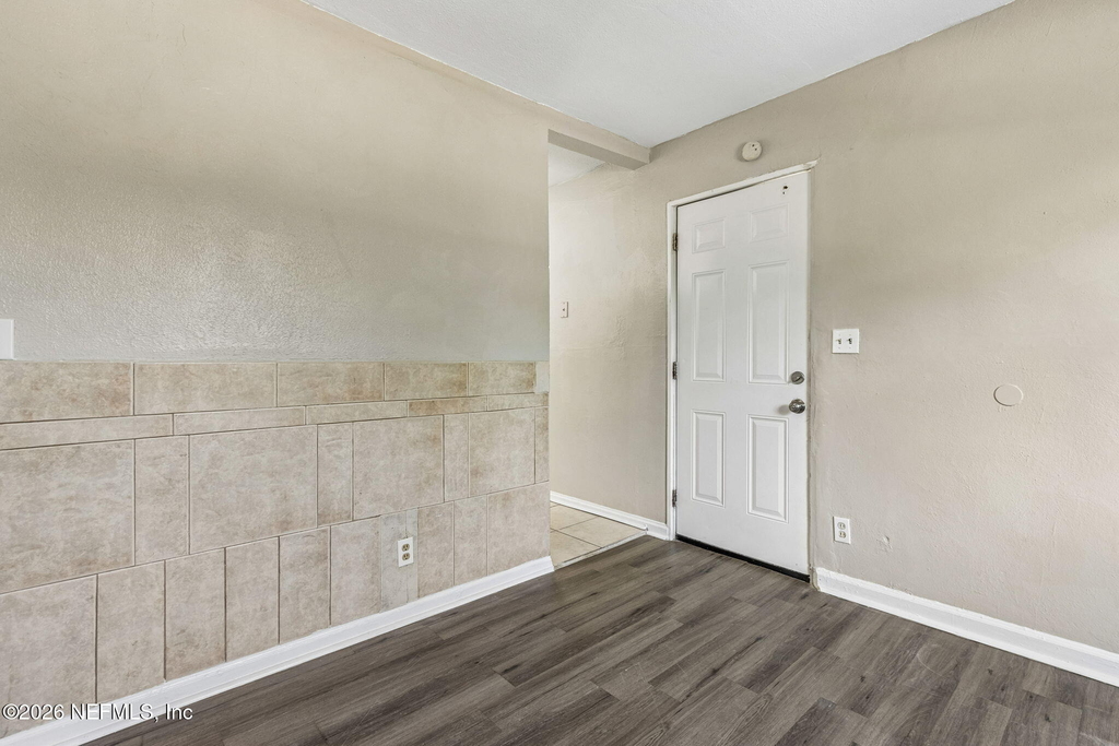 1104 W 29th Street - Photo 4