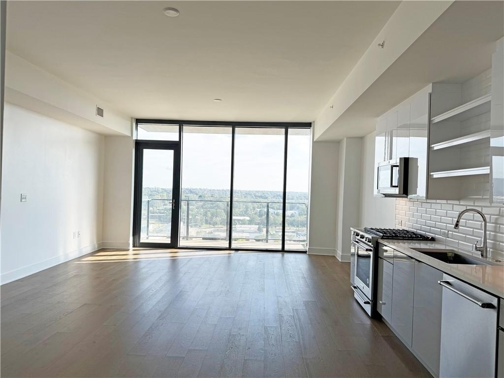 788 W Marietta St #1107 - Photo 3