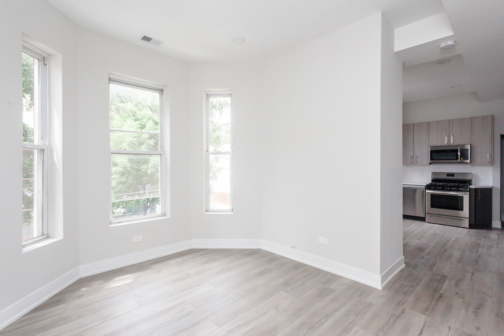 818 W 18th Street - Photo 5