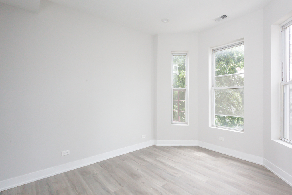 818 W 18th Street - Photo 7