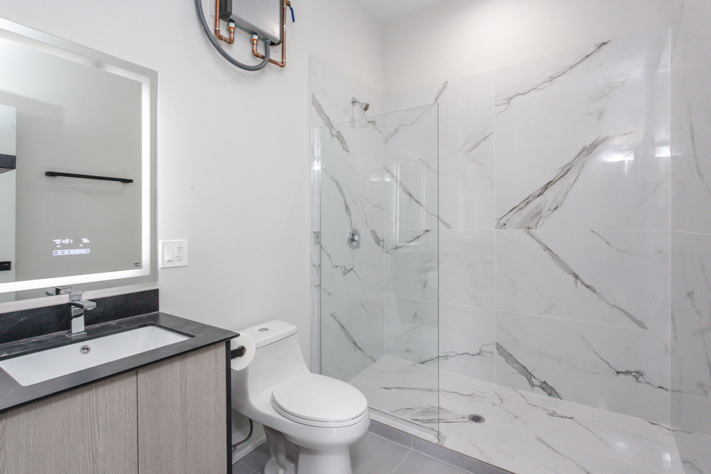 818 W 18th Street - Photo 4