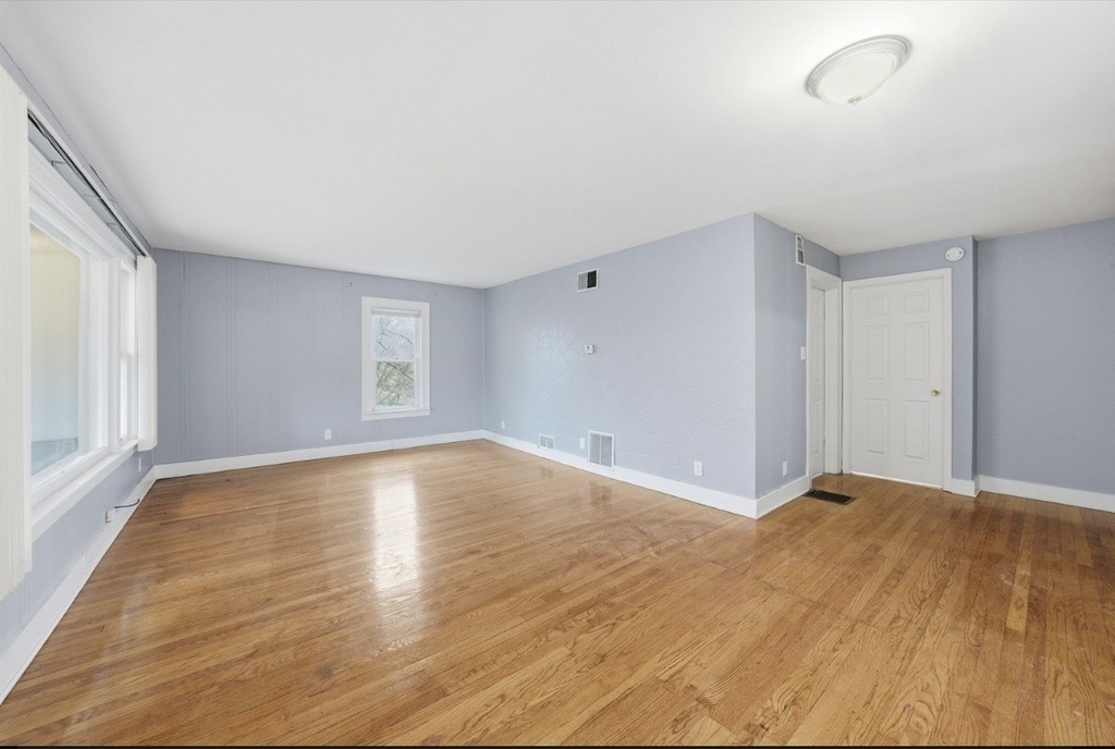 18335 Sherman Street - Photo 2