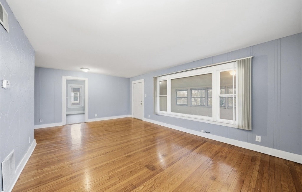 18335 Sherman Street - Photo 3
