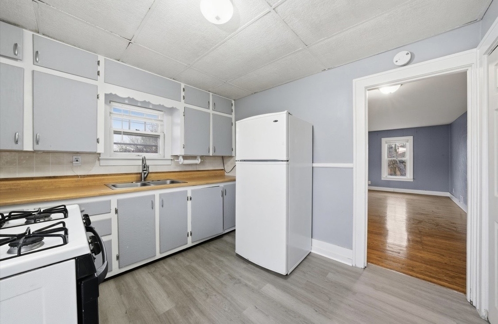 18335 Sherman Street - Photo 6