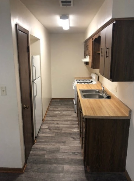 1320 E 38th Street - Photo 2