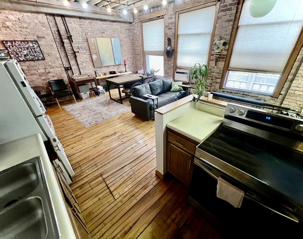 711 S Dearborn Street - Photo 2