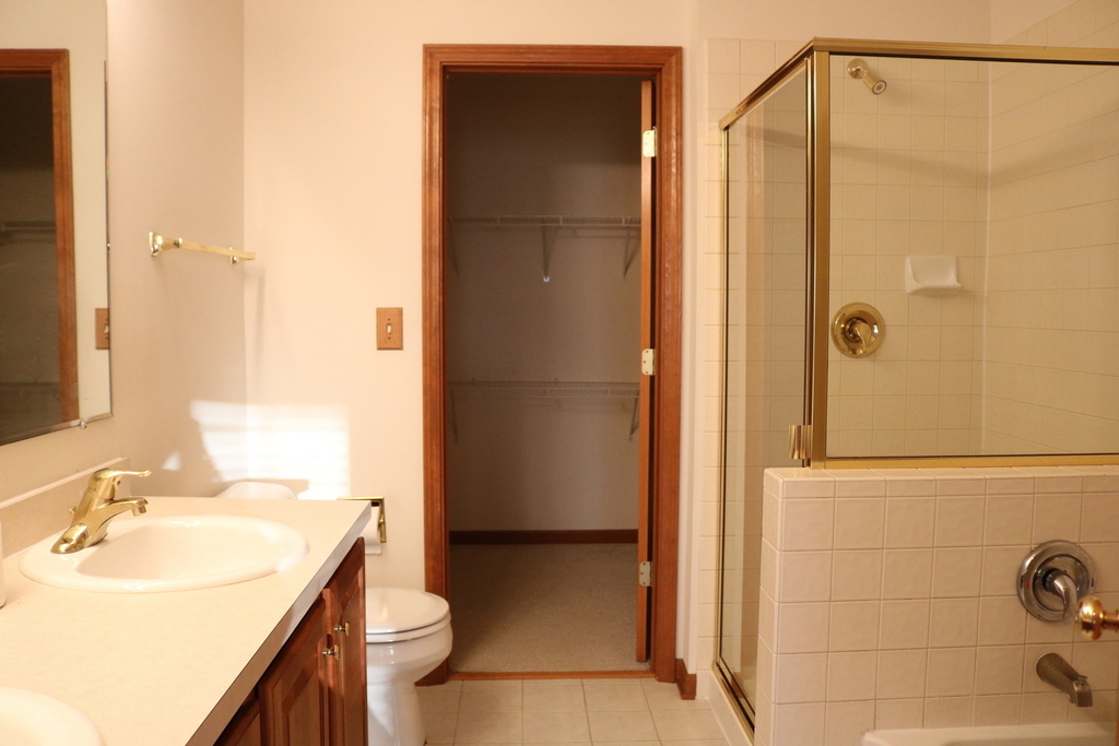 2598 Hillsboro Boulevard - Photo 9