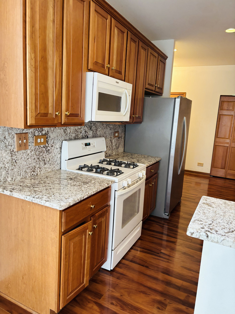 2598 Hillsboro Boulevard - Photo 5