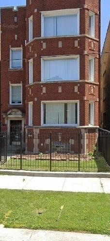 7827 S Winchester Avenue - Photo 0