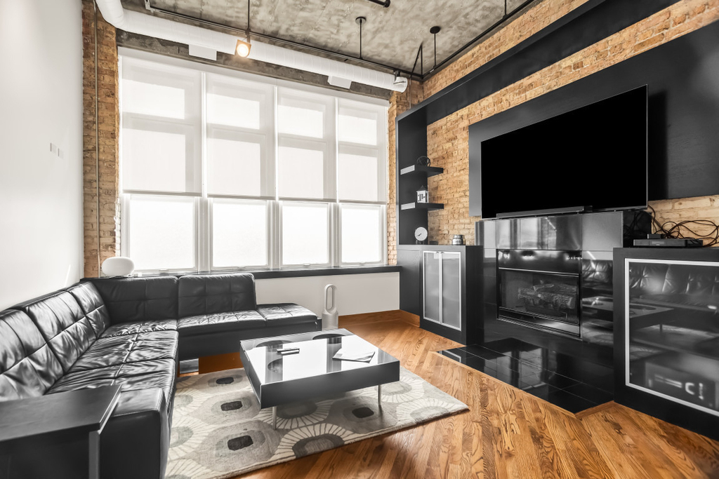 1830 Ridge Avenue - Photo 3