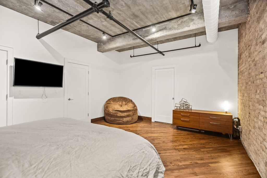 1830 Ridge Avenue - Photo 10