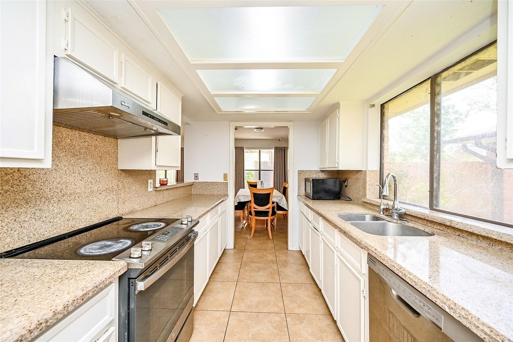 14431 Royal Hill Drive - Photo 10