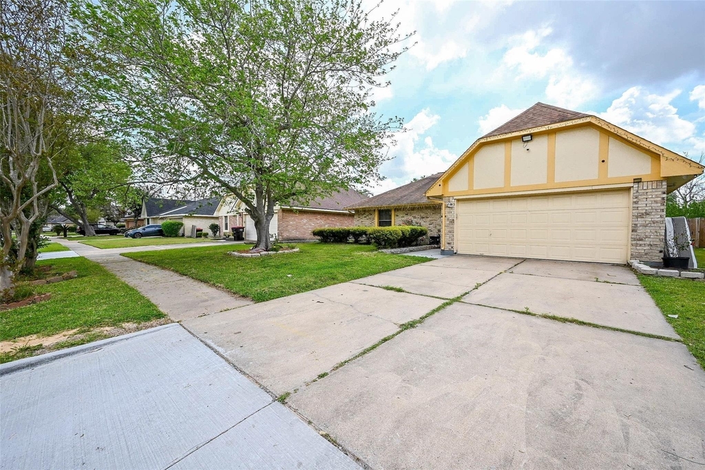 14431 Royal Hill Drive - Photo 3