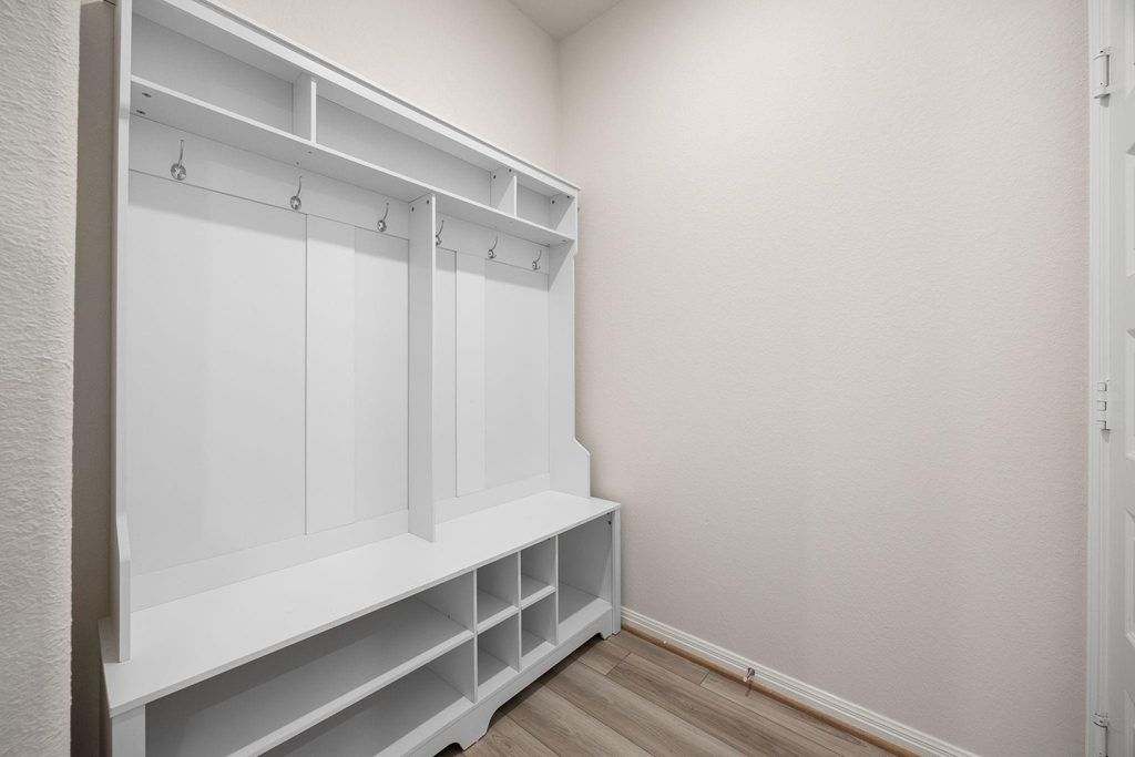 2226 Royal Ann Way - Photo 6
