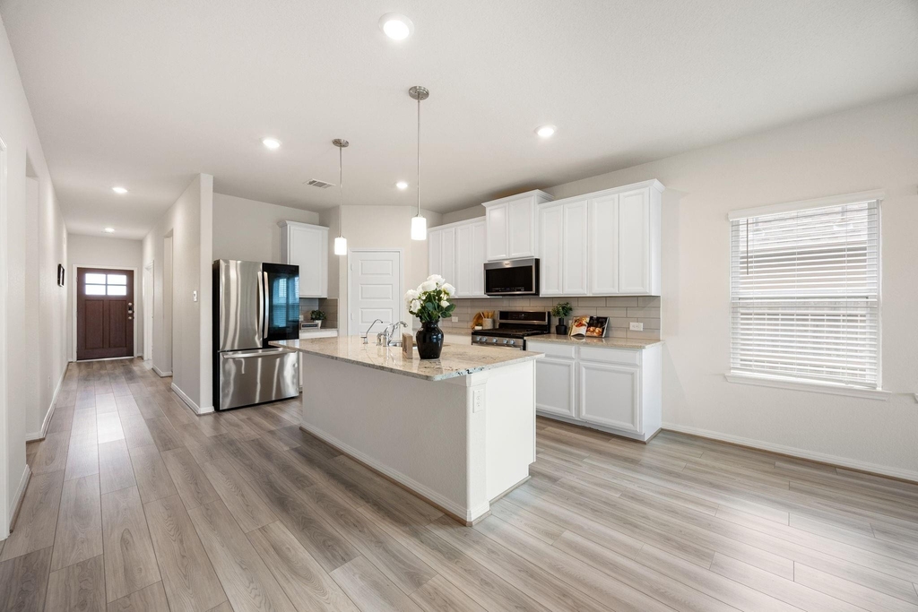 2226 Royal Ann Way - Photo 3