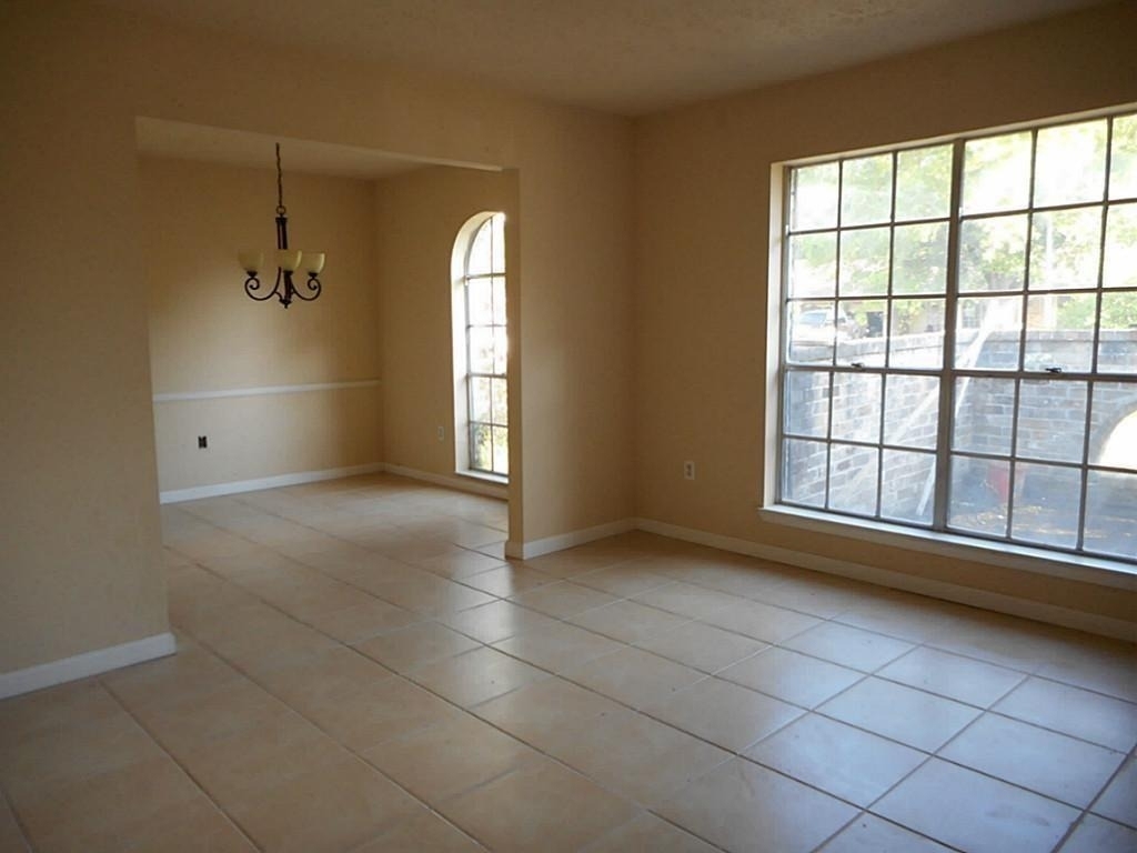 11226 Concho Street - Photo 4