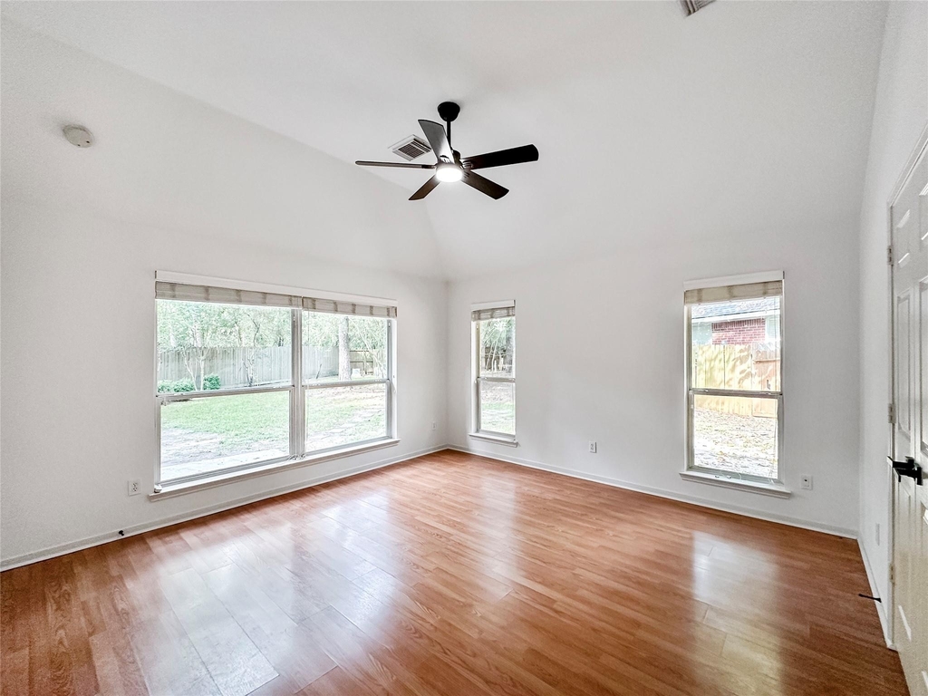 126 N Willow Point Circle - Photo 7