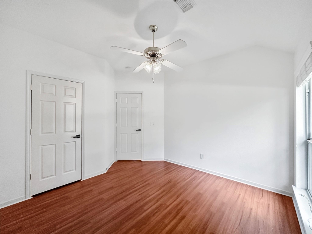 126 N Willow Point Circle - Photo 9