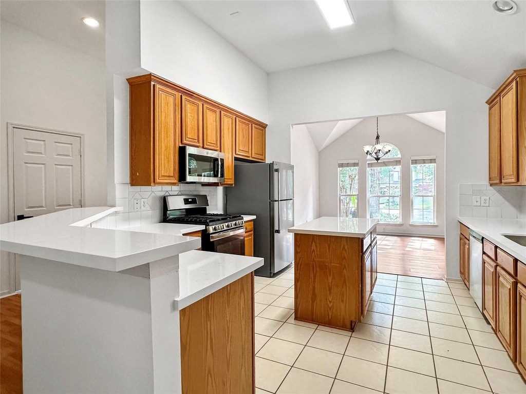 126 N Willow Point Circle - Photo 1