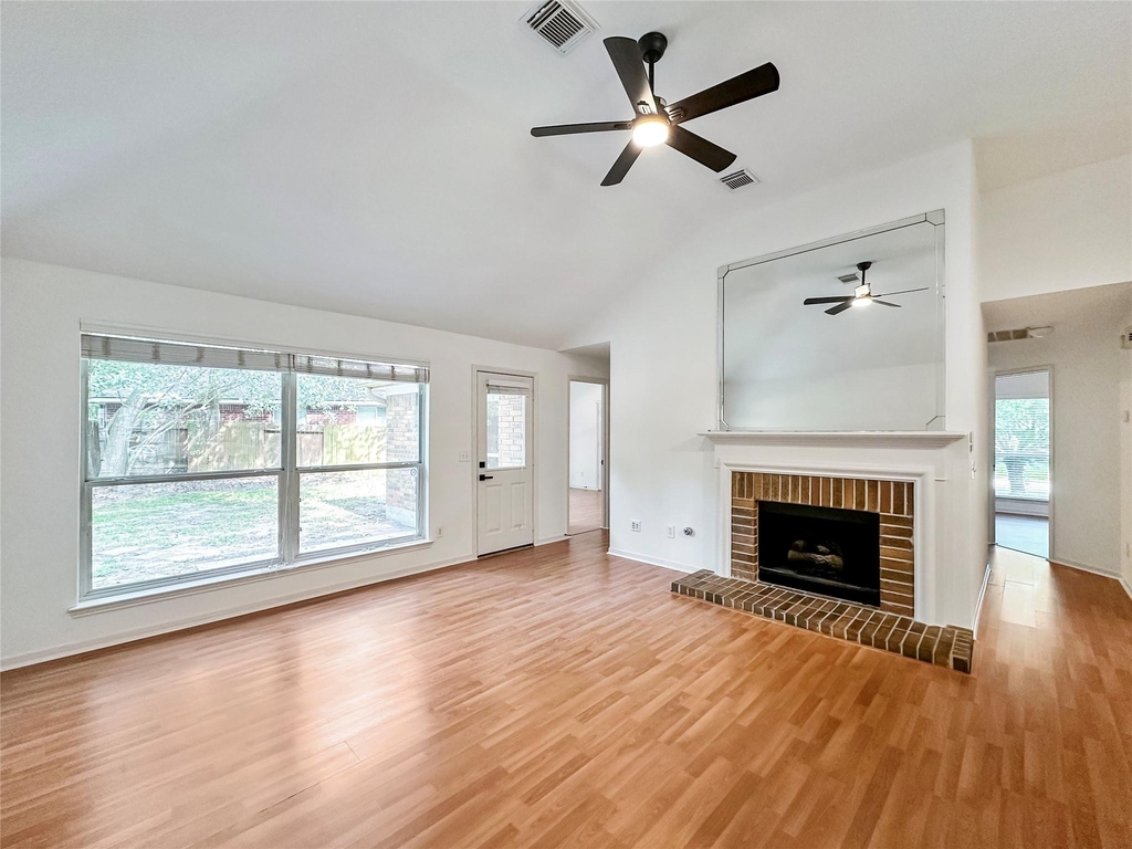 126 N Willow Point Circle - Photo 5