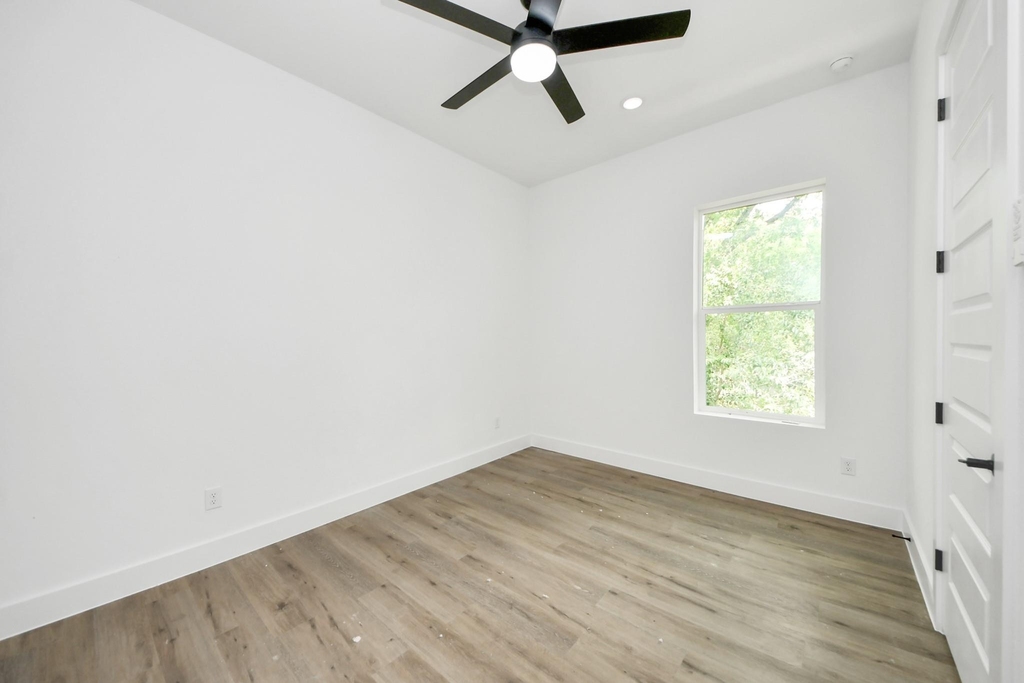 8313 Venus Street - Photo 30