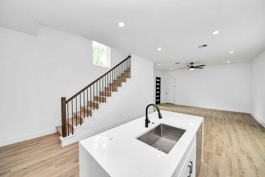 8313 Venus Street - Photo 11