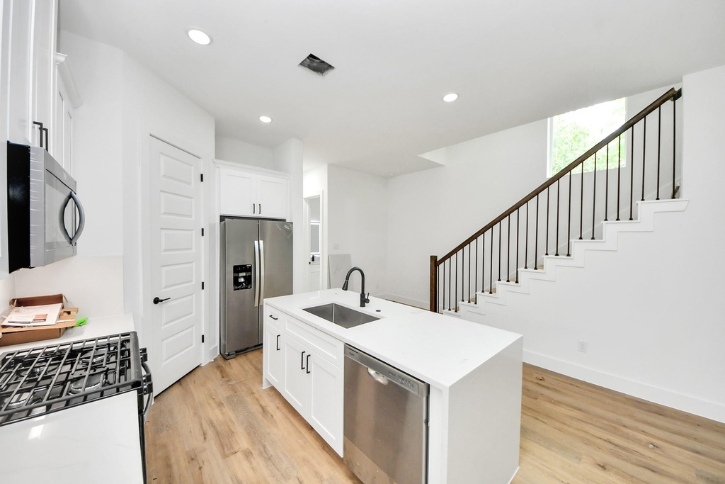 8313 Venus Street - Photo 9