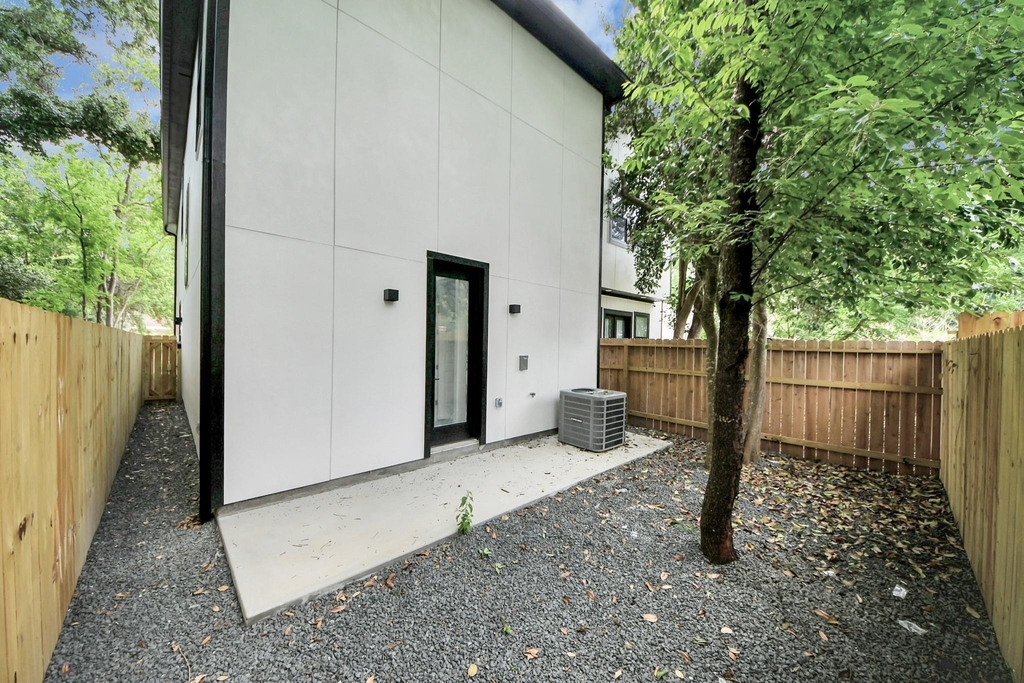 8313 Venus Street - Photo 32