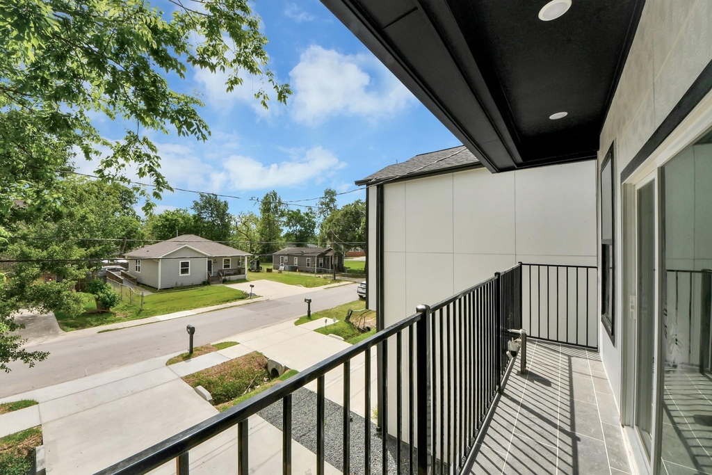 8313 Venus Street - Photo 23