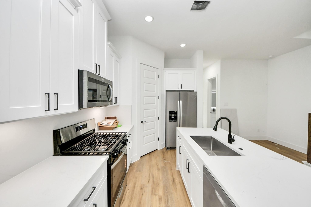 8313 Venus Street - Photo 8