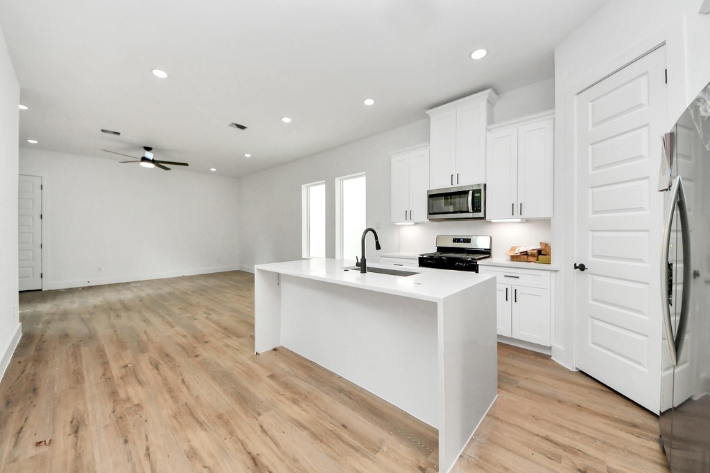 8313 Venus Street - Photo 12