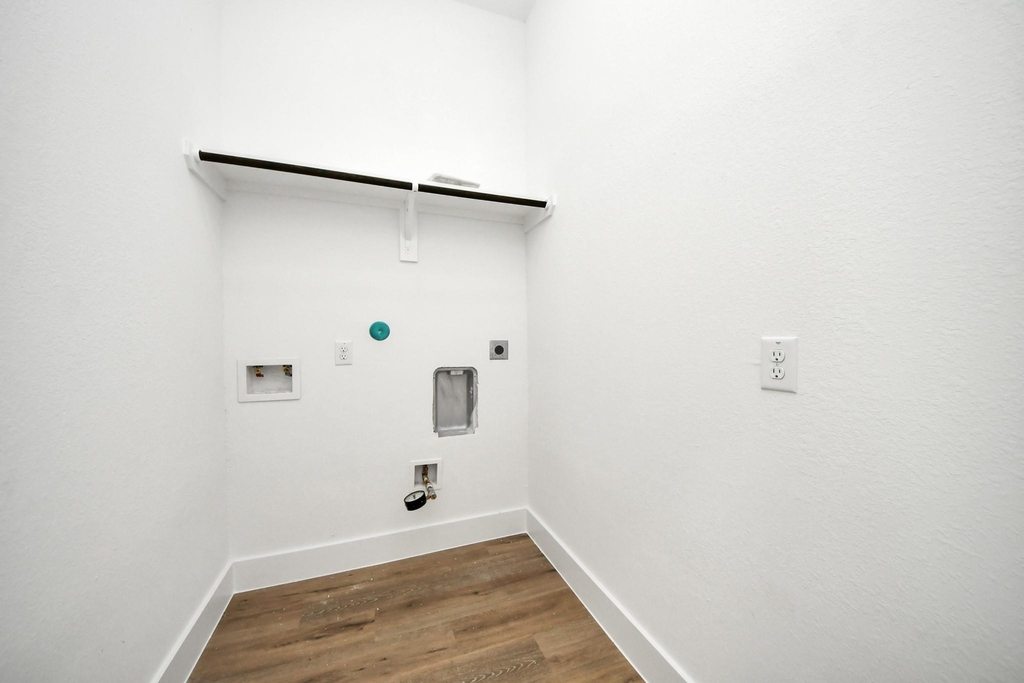 8313 Venus Street - Photo 14
